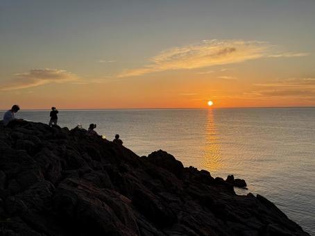The Sea of Japan and cliffs seen from Tojinbo in Fukui Prefecture in the evening, JPG