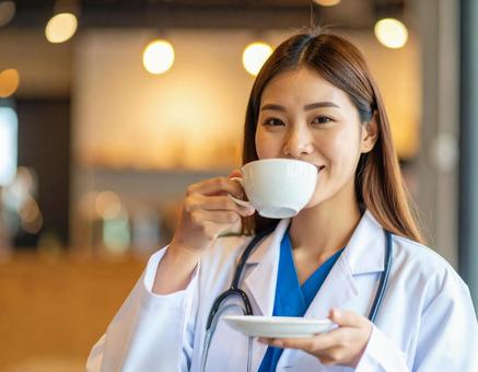 女医　休憩の写真