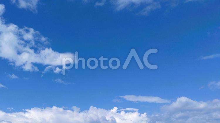 青い夏空と雄大な雲 青空,空,雲の写真素材