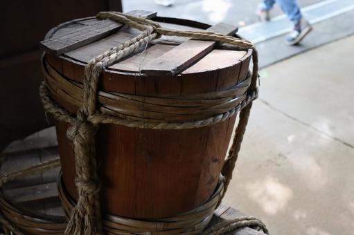 樽 味噌樽,酒樽,醬油樽の写真素材