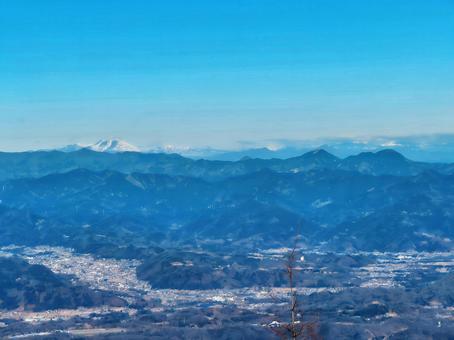 武甲山の山頂からの眺めの写真