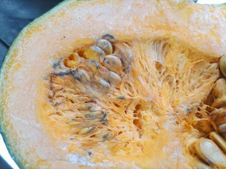 カビの生えたカボチャの写真