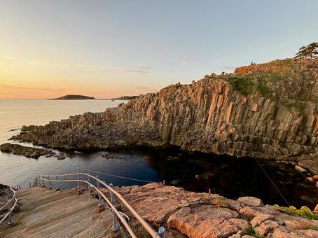 The Sea of Japan and cliffs seen from Tojinbo in Fukui Prefecture in the evening, JPG