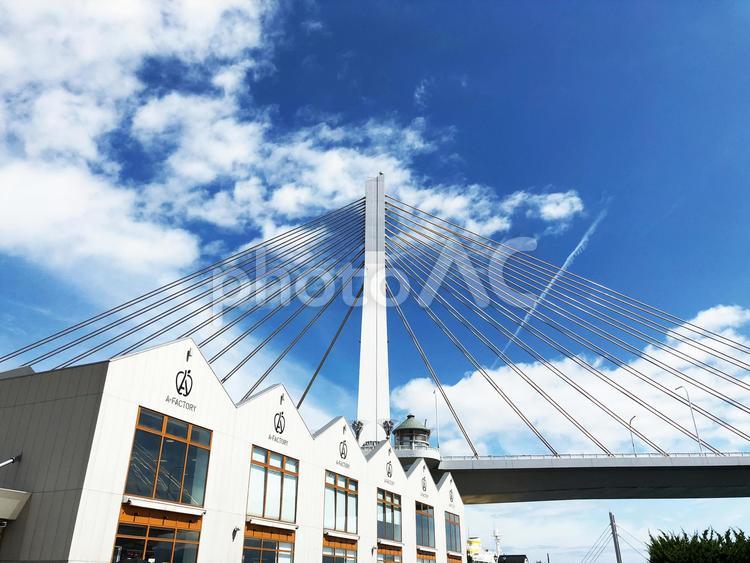 A-FACTORYと青の風景 青森ベイブリッジ,aーfactory,青森港の写真素材