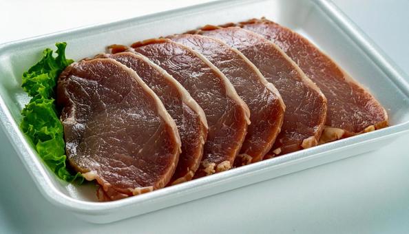 トレーに入った国産豚肉 生姜焼き用 トレーに入った国産豚肉 生姜焼き用の写真