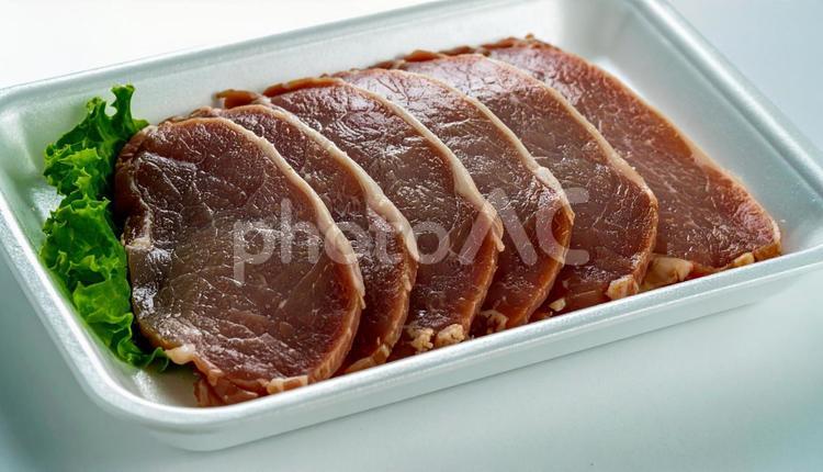 トレーに入った国産豚肉　生姜焼き用 生肉,豚ばら肉,国産の写真素材