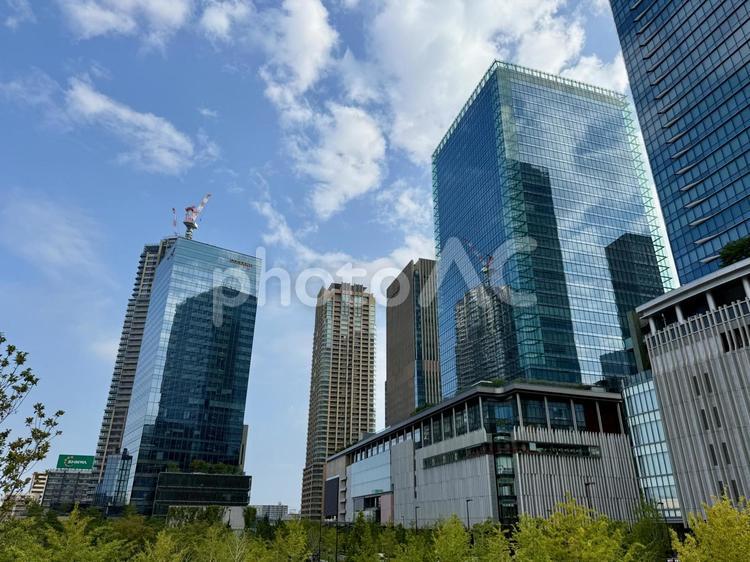 朝の大阪梅田の街並み　ミラービル 梅田,大阪市,府中の写真素材