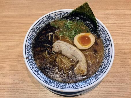 黒とんこつラーメン 丸源,ラーメン,にんにくの写真素材