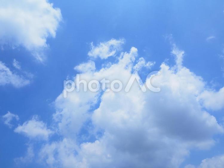 美しい青空と雲 夏,夏空,夏の雲の写真素材