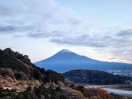 A quiet view of Mt. Fuji from the Fuji River, fuji mountain, fujikawa, river scenery, JPG