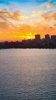 広島市 旧太田川(本川)の夕焼け 広島市 旧太田川(本川)の夕焼けの写真