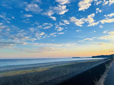 海岸　岸辺　海と空　堤防 海岸,沿岸,海の写真素材