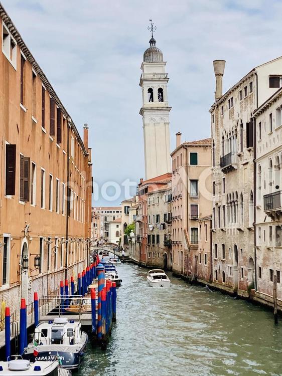 ヴェネチアの斜塔 ヴェネツィア,イタリア,鐘楼の写真素材