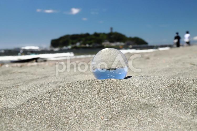 ガラス玉のある砂浜の風景001 海,砂浜,海岸の写真素材