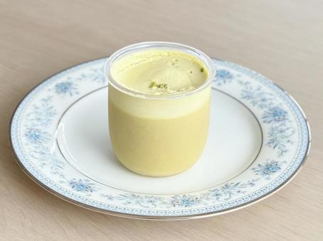 有名店のピスタチオプリン 有名店のピスタチオプリン プリン,卵,ピスタチオの写真素材