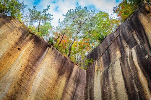 山形県　瓜割石庭公園（石切場）の風景 瓜割石庭公園,瓜割石庭公園（石切場）,石切場の写真素材