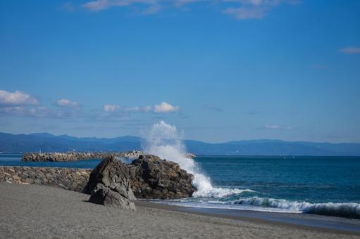 波が打ち寄せる桂浜 波が打ち寄せる桂浜 桂浜,高知,坂本龍馬の写真素材