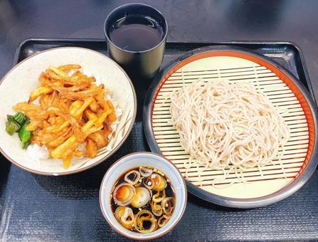 かき揚げ丼セット かき揚げ丼,もり蕎麦,蕎麦の写真素材