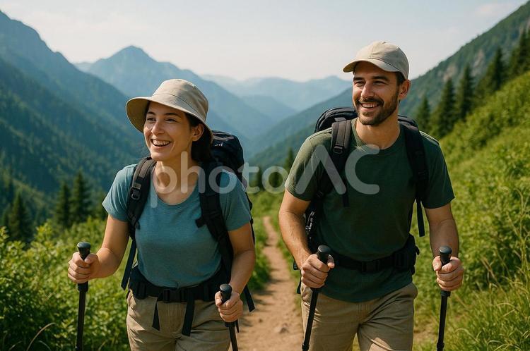 山の景色をふたりじめ！絶景ハイキング日和 登山,ハイキング,夏の写真素材