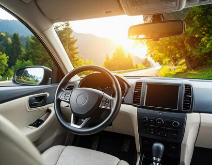 自動車の運転席から見える景色 自動車の運転席から見える景色の写真