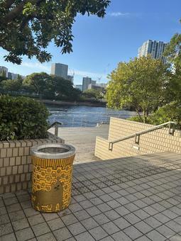 木陰でひとやすみ 木陰でひとやすみ 風景,空,憩いの場の写真素材