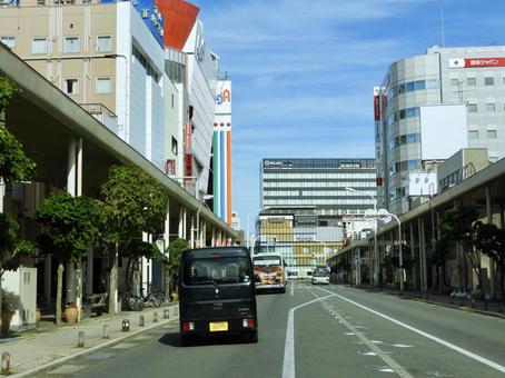 青森駅前の青森県道16号青森停車場線 青森駅前の青森県道16号青森停車場線 新町通り,青森市,商店街の写真素材