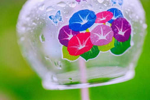 風鈴見て夏を、聴いて涼しさを感じる 風鈴,ガラス,癒しの写真素材