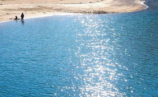 秋海のキラメキ 秋海のキラメキ 海,キラメキ,人の写真素材