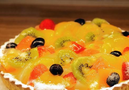美味しそうな可愛いフルーツタルトケーキ 美味しそうな可愛いフルーツタルトケーキ フルーツタルト,デザート,スイーツの写真素材