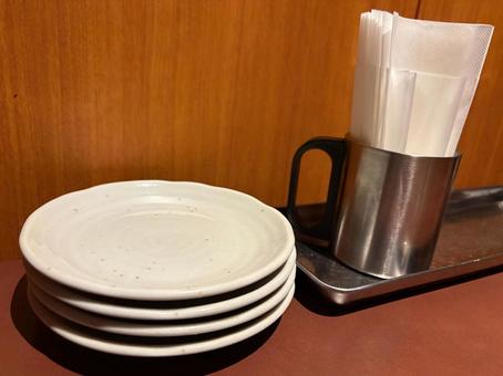 小皿と紙ナプキン 小皿,取り皿,皿の写真素材