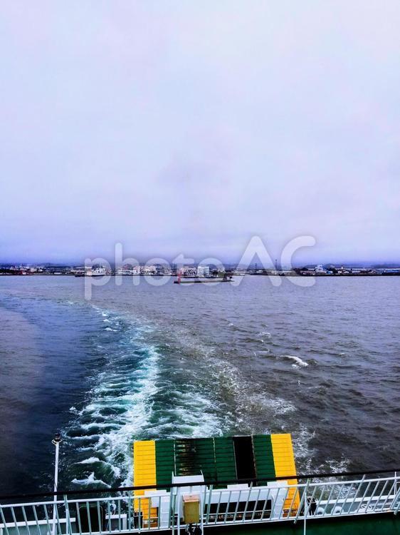 船上からの景色 フェリー,空,水平線の写真素材