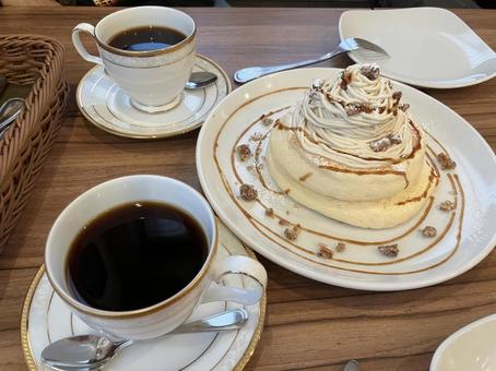 コーヒーとパンケーキ コーヒーとパンケーキ コーヒー,パンケーキ,ホットケーキの写真素材