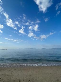 秋空と海 秋空と海の写真