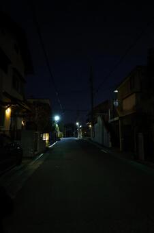 深夜帯の住宅街 夜,夜道,不気味の写真素材