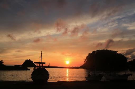 西伊豆町の綺麗な夕陽 西伊豆町,夕陽,綺麗な夕陽の写真素材