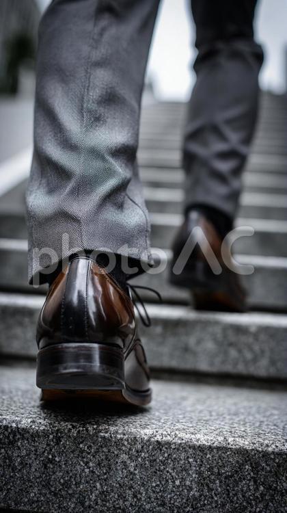 都市で活躍する男性のビジネススタイル 革靴,ビジネスシューズ,フォーマルシューズの写真素材