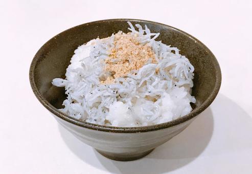 胡麻しらすご飯 胡麻しらすご飯の写真