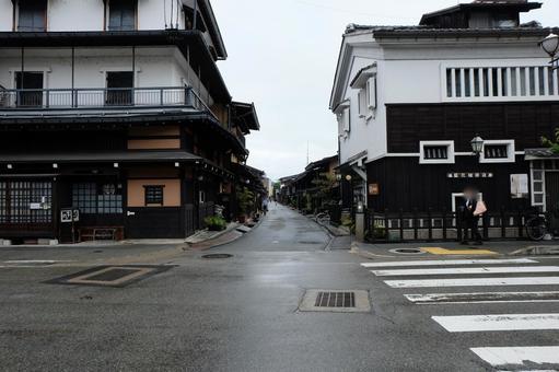 雨の高山さんまち通りと古い木造建築の景観 高山,さんまち通り,恵比須台の写真素材
