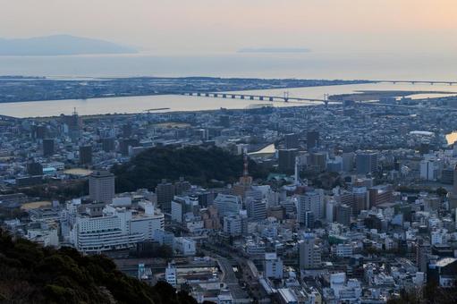 眉山山頂から望む朝の徳島市 眉山山頂から望む朝の徳島市 旅行,川,海の写真素材
