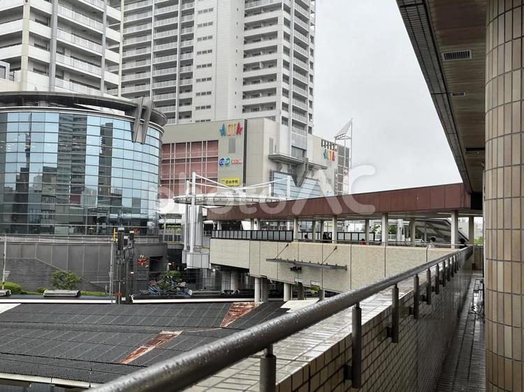 アクタ連絡通路 西宮北口,アクタ,商業施設の写真素材