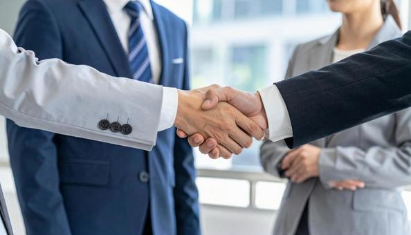 ビジネス 商談 握手 ビジネス 商談 握手の写真