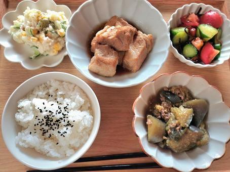 豚の角煮定食 豚の角煮定食 和定食,ランチ,日本料理の写真素材