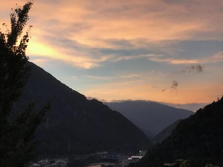山の夕焼け 山の夕焼けの写真