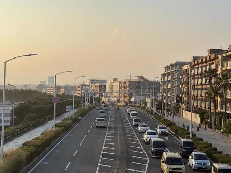西浜歩道橋から鵠沼方面の景色 西浜歩道橋から鵠沼方面の景色 国道134号線,道路,湘南海岸公園の写真素材