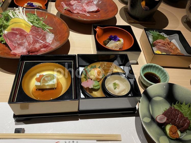 しゃぶしゃぶ　馬肉　夕食 しゃぶしゃぶ,黒毛和牛,馬肉の写真素材