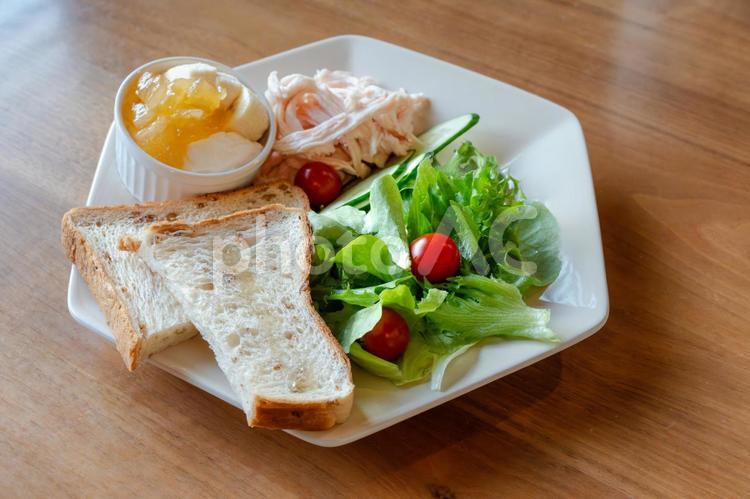 ヘルシーな朝食プレートセット 朝食,ヘルシー,プレートの写真素材