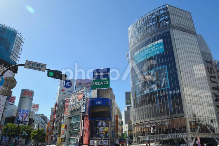 渋谷駅前 スクランブル交差点 渋谷駅,渋谷,ハチ公の写真素材