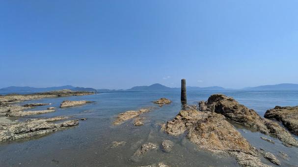 岩と砂浜が織りなす海岸線-03 岩と砂浜が織りなす海岸線-03の写真