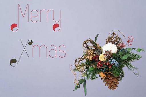 クリスマスリース(右寄り) クリスマスリース(右寄り) クリスマス,クリスマスリース,フラワーアレンジメントの写真素材