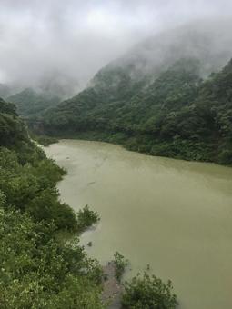 台風時のダム湖 ダム,貯水池,ダム湖の写真素材